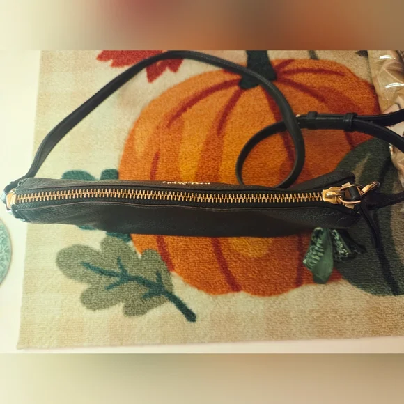 Kate Spade Black Leather Crossbody Bag EUC - Picture 3 of 7